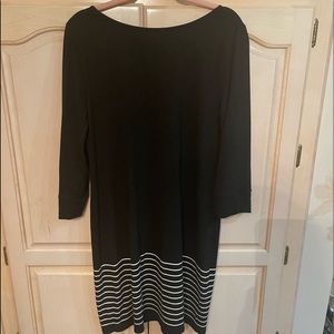 White House Black Market size L dress. Classy and sheik. A look that lasts!